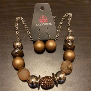 Necklace and bracelet set